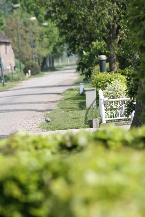 Bed and Breakfast Logerenbijonsz Berghem Exterior foto